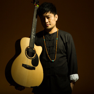 日本人玩胸吃乳30分钟
